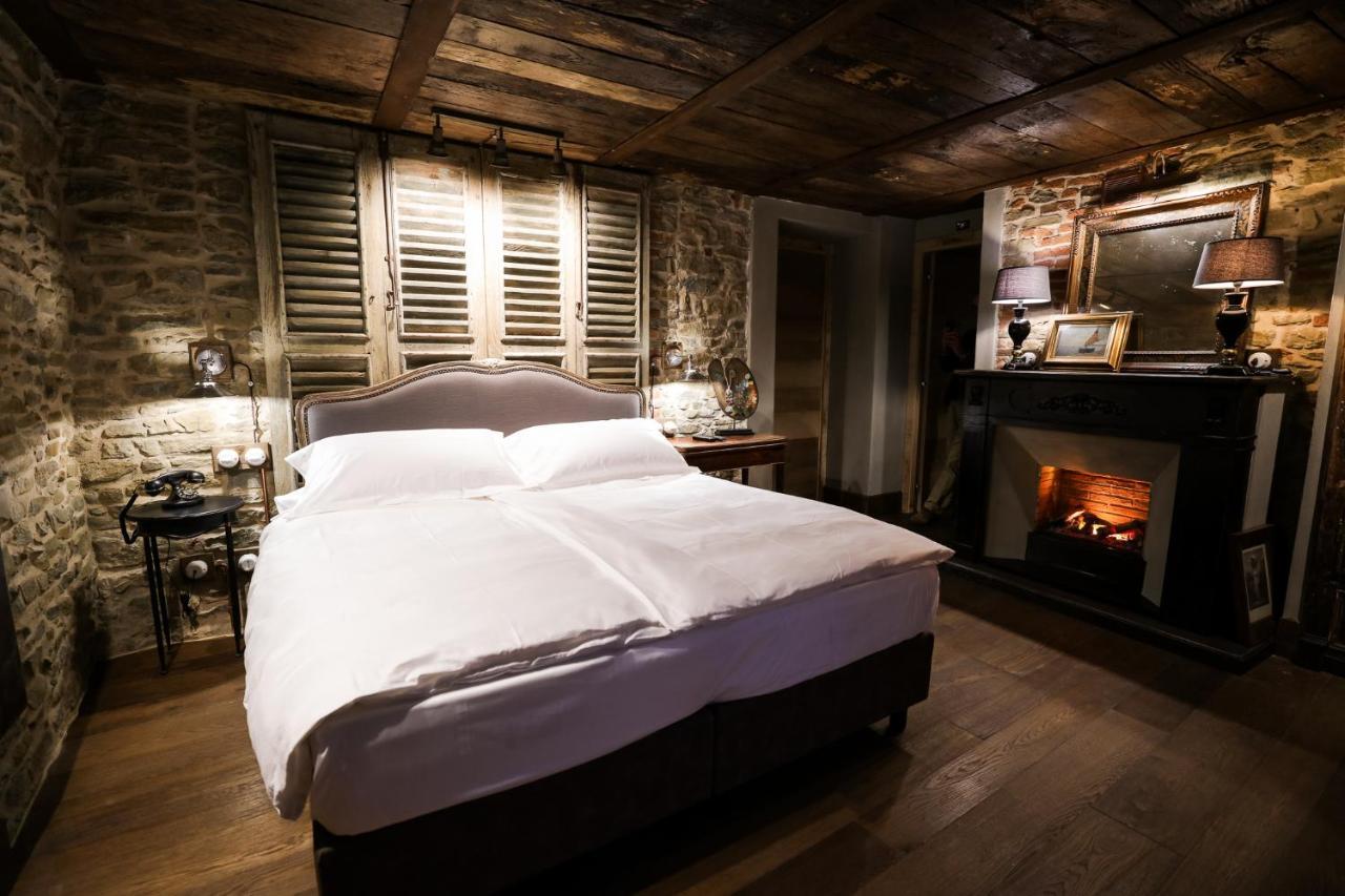 La Piazzetta Degli Artisti - Boutique B&B Bossolasco Buitenkant foto