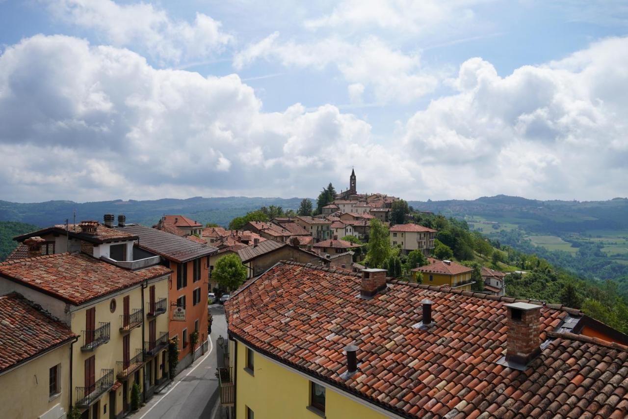 La Piazzetta Degli Artisti - Boutique B&B Bossolasco Buitenkant foto